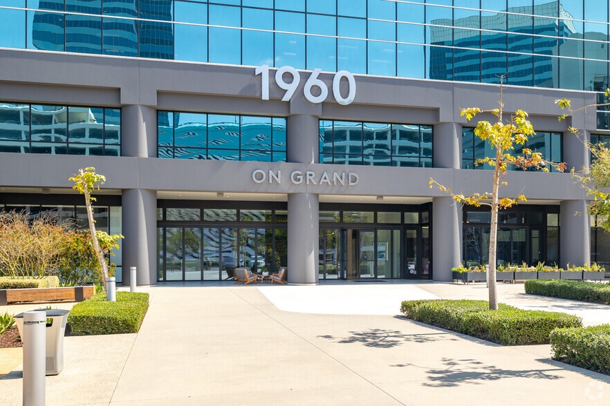More Photos Of 1960 E Grand Ave, El Segundo Office For Sale
