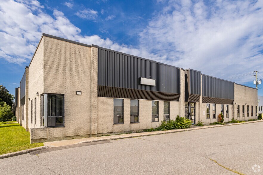 Primary Photo Of 679-701 Av Meloche, Dorval Warehouse For Lease