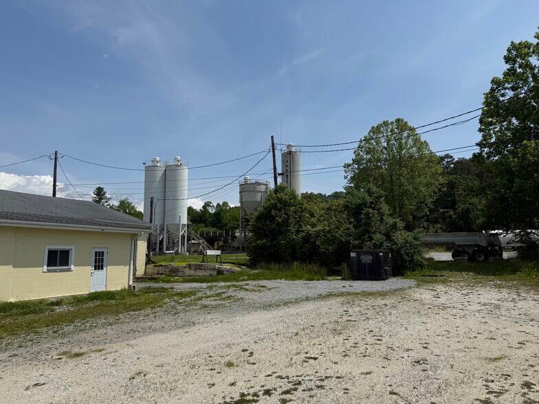 More Photos Of 5426 Asheville Hwy, Hendersonville Convenience Store For Sale
