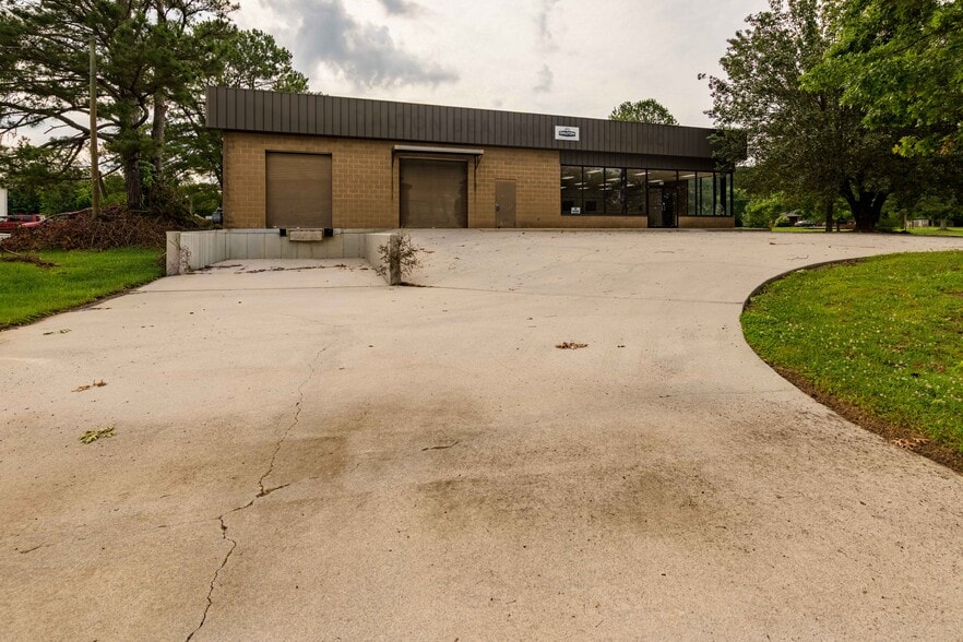 Primary Photo Of 494 Richardson Rd SE, Calhoun Industrial For Sale
