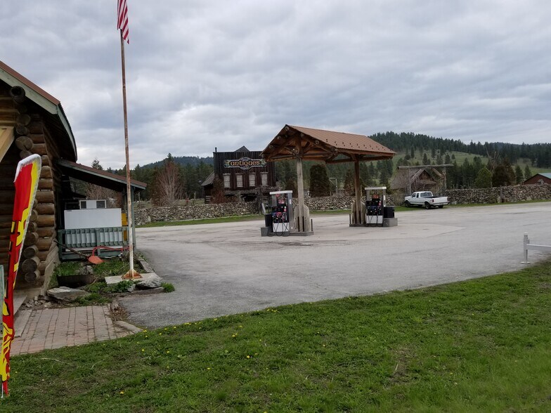 More Photos Of 22571 Highway 93, Rollins Convenience Store For Sale