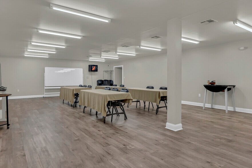 More Photos Of 1501 US Highway 19 S, Leesburg Office For Sale