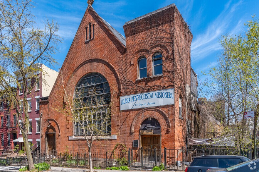 More Photos Of 237 17th St, Brooklyn Religious Facility For Sale