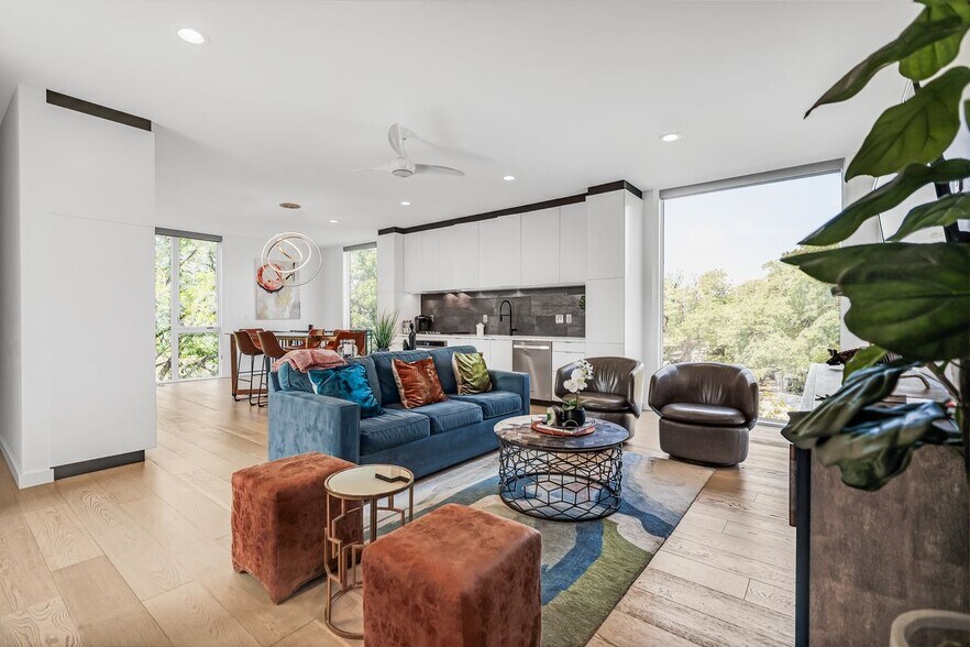 More Photos Of 2208 Lake Austin Blvd, Austin Office Residential For Sale