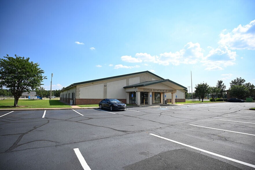 More Photos Of 96 Cohen Walker Dr, Warner Robins Medical For Sale