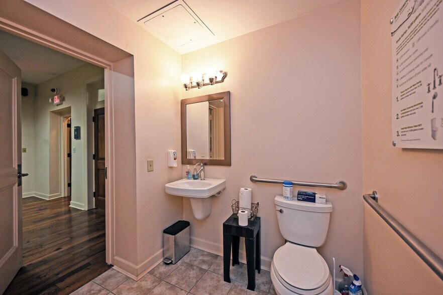 More Photos Of 19 E 8th St, Cincinnati Office For Sale