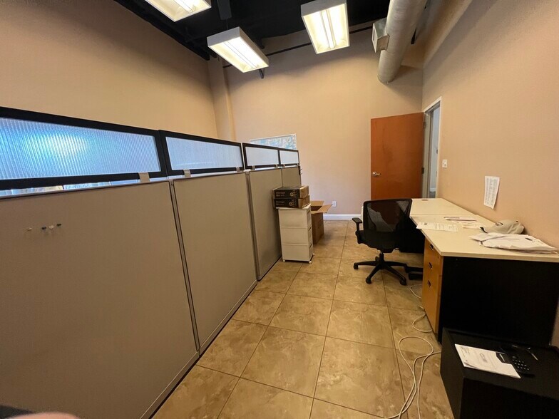 More Photos Of 17 Enterprise Dr, Monroe Manufacturing For Lease