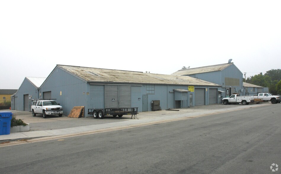 More Photos Of 815 Almar Ave, Santa Cruz Warehouse For Lease