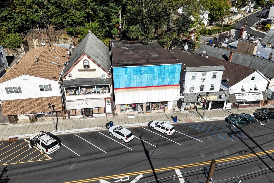 More Photos Of 154 Main St, Butler Storefront Retail Residential For Sale