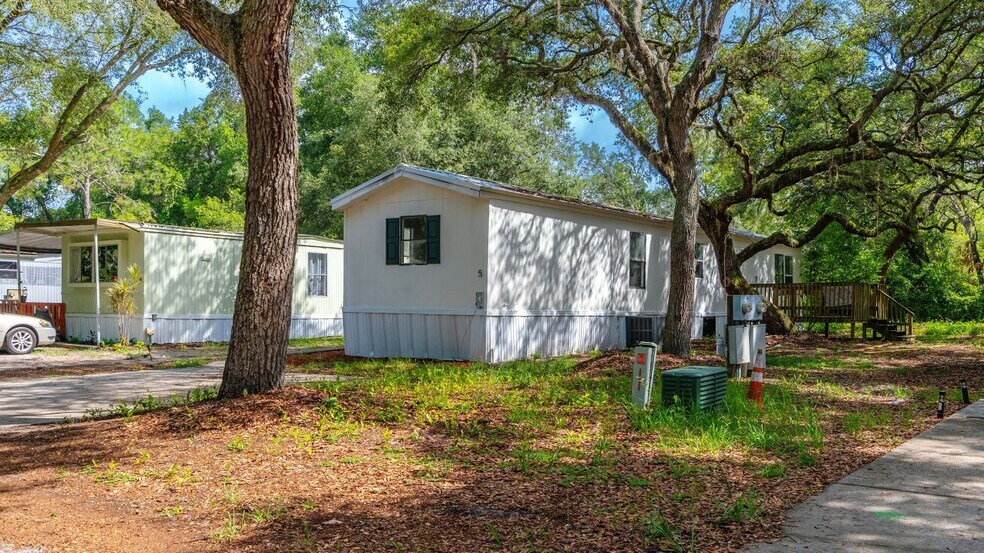 More Photos Of 14455 E Highway 25, Ocklawaha Manufactured Housing Mobile Home Park For Sale