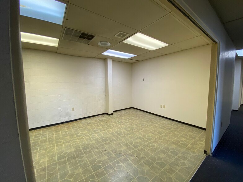 More Photos Of 1117 Lone Palm Ave, Modesto Loft Creative Space For Lease