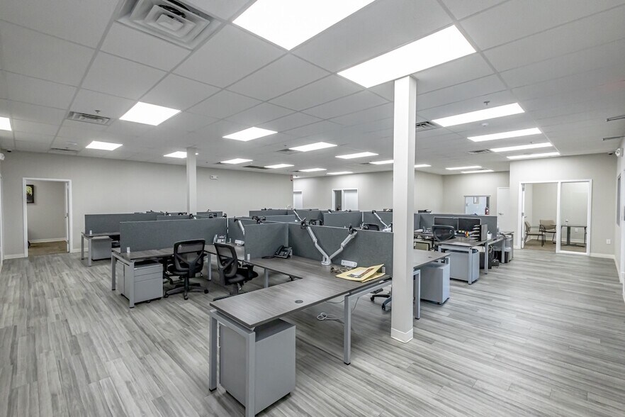 More Photos Of 1207 Beltway Pky, Laredo Warehouse For Lease