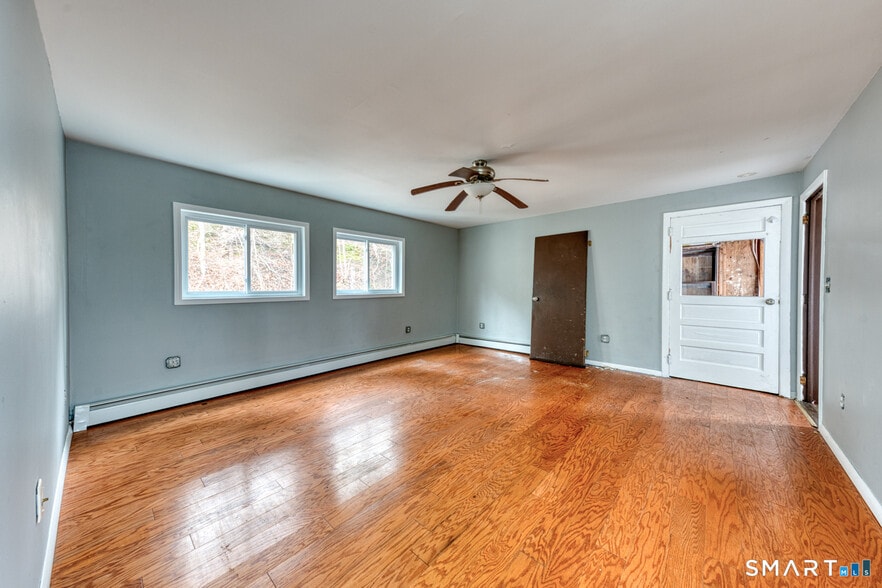 More Photos Of 860 Stafford Rd, Storrs Mansfield Industrial For Sale