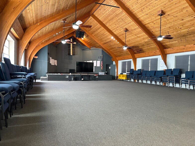 More Photos Of 4835 Shawnee, Kansas City Religious Facility For Sale