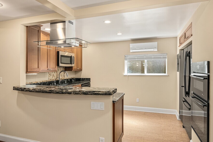 More Photos Of 1510 NE 170th St, Shoreline Apartments For Sale