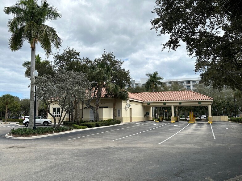 More Photos Of 5131 Congress Ave, Boca Raton General Retail For Sale
