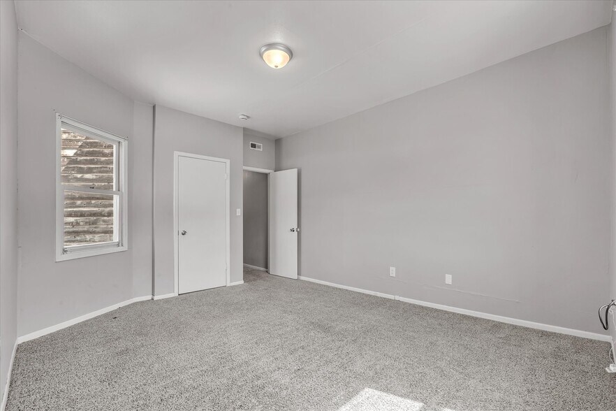 More Photos Of 1022 15th Ave, East Moline Multifamily For Sale