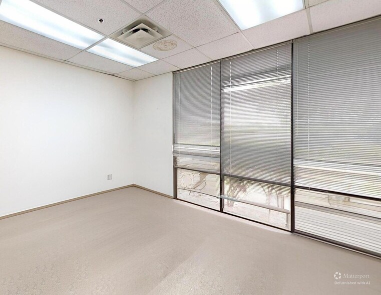 More Photos Of 3600 Parkway Center Ct, Orlando Warehouse For Sale