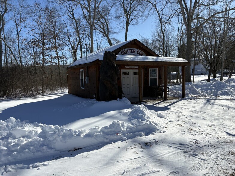 More Photos Of 29 East Haddam Rd, Salem General Retail For Sale