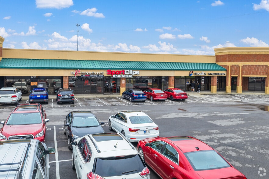 More Photos Of 1370 Veterans Pky, Clarksville Restaurant For Lease