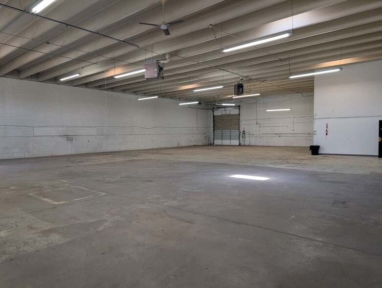 More Photos Of 6863-6865 E 48th Ave, Denver Warehouse For Sale