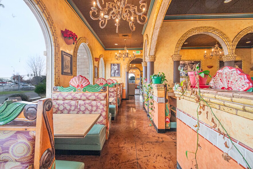 More Photos Of 2807 W 10th Ave, Kennewick General Retail For Sale