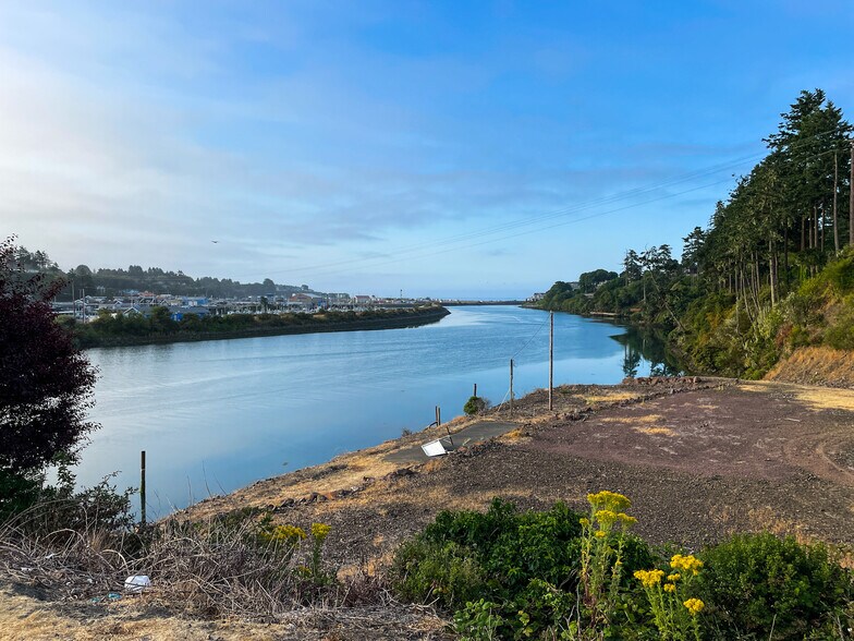 More Photos Of 6420 Bridge St, Brookings Land For Sale