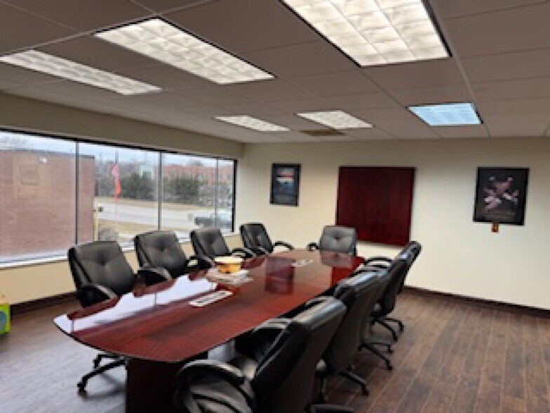 More Photos Of 1877 Orchard Lake Rd, Sylvan Lake Medical For Sale