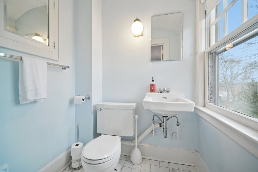 More Photos Of 526 Highland Ave, Montclair Hospitality For Sale