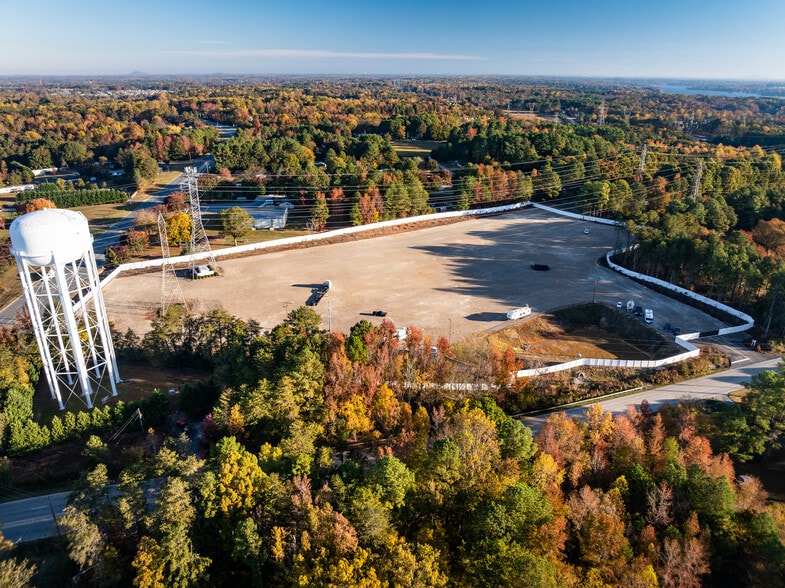 More Photos Of 3140 Hands Mill Hwy, York Self Storage For Sale