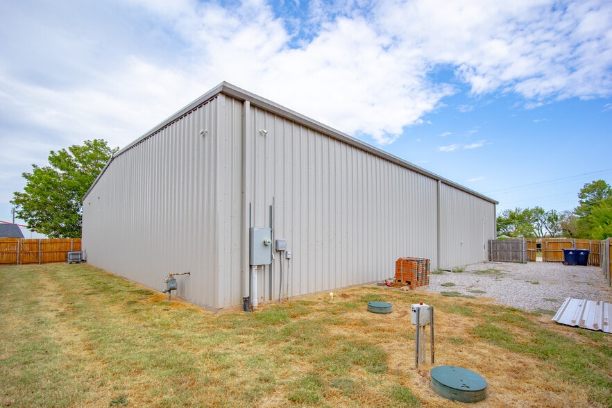 More Photos Of 6800 Main St, Oklahoma City Industrial For Lease