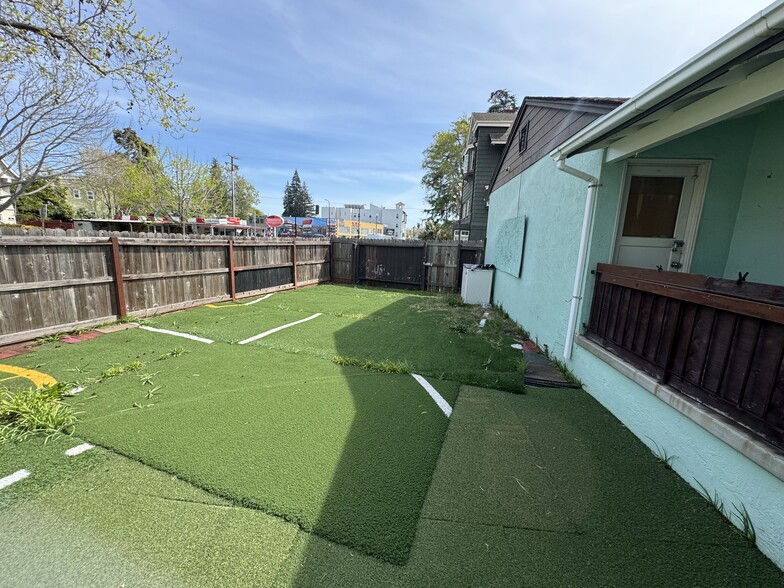 More Photos Of 2330 Prince St, Berkeley Schools For Sale