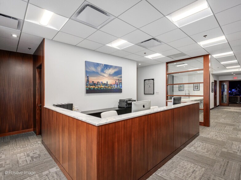 More Photos Of 610-642 Anthony Trl, Northbrook Light Distribution For Sale