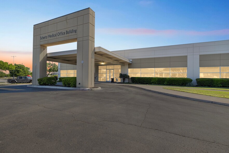 More Photos Of 5000 Baptist Health Dr, Schertz Medical For Lease