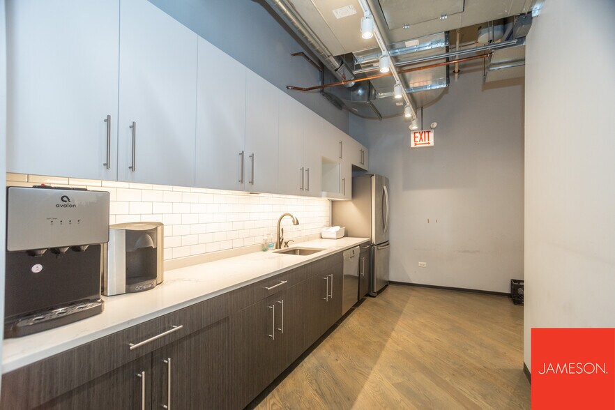 More Photos Of 1801 W Warner Ave, Chicago Loft Creative Space For Lease