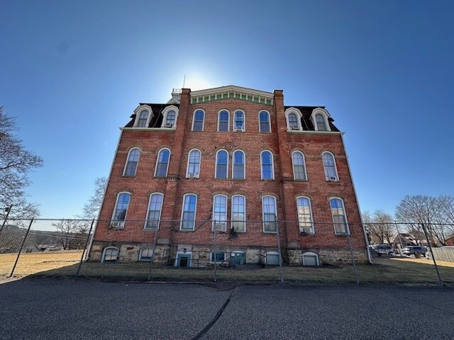 More Photos Of 223 N 4th St, Black River Falls Apartments For Sale