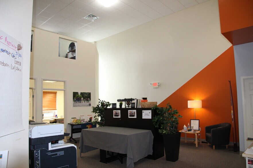 More Photos Of 15 Research Dr, Woodbridge Office For Lease