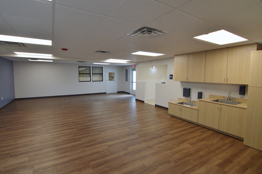 More Photos Of 3427 Northeast Pky, San Antonio Service For Sale