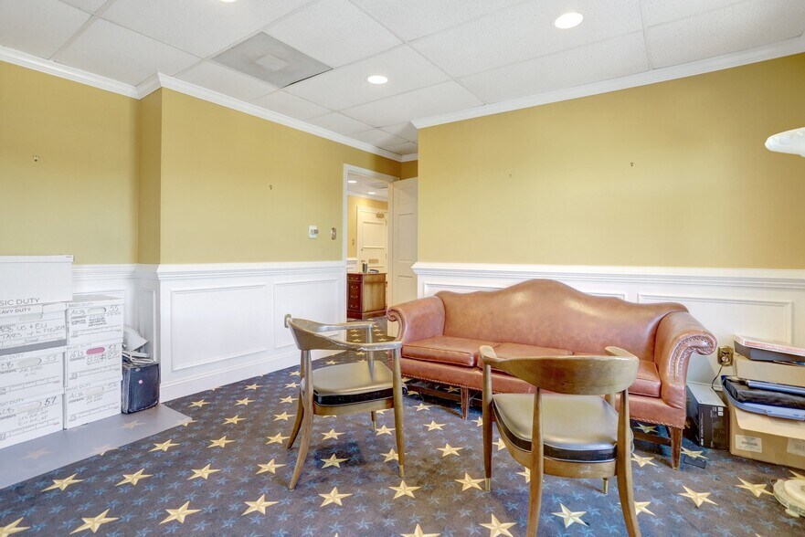 More Photos Of 313 Park Ave, Falls Church Medical For Sale