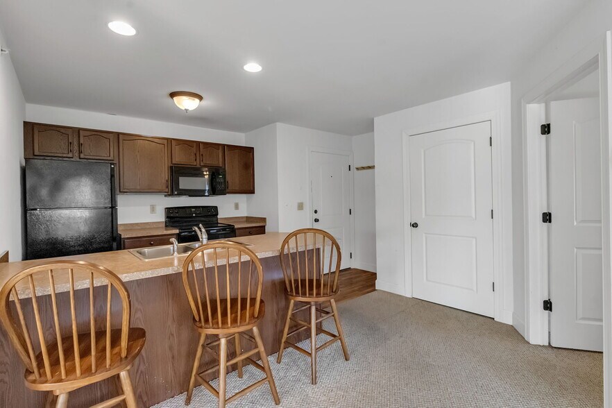 More Photos Of 38 Washington St, Ellicottville Storefront For Sale