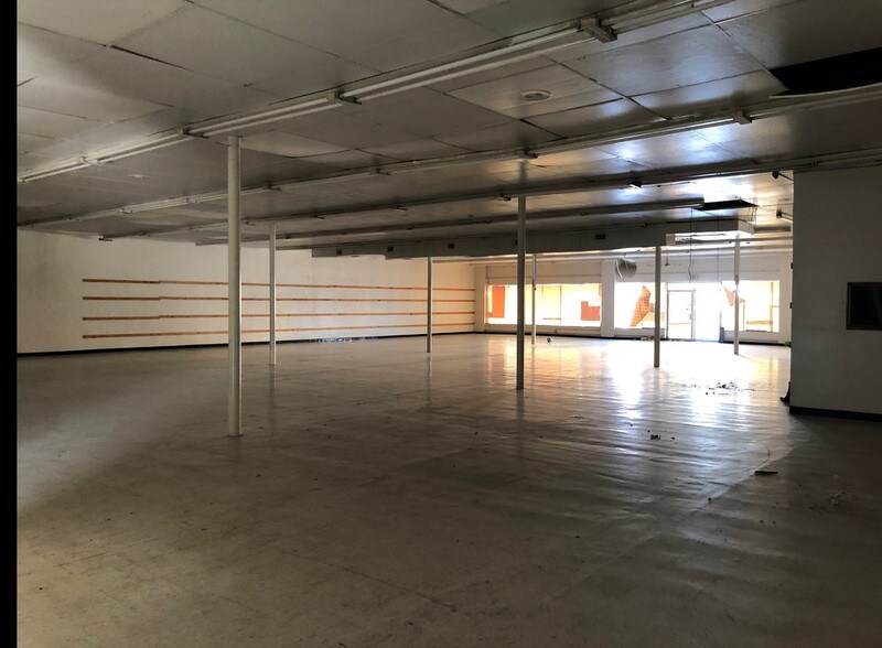More Photos Of 270 N Sam Houston Blvd, San Benito Light Manufacturing For Lease