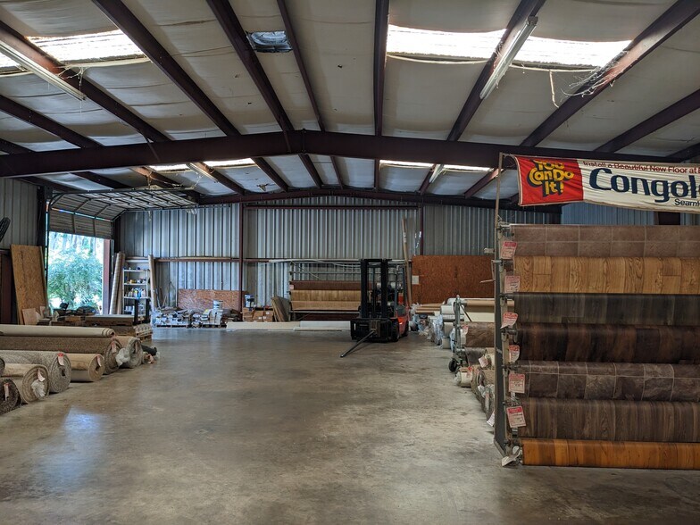 More Photos Of 71 S Valdosta Rd, Lakeland General Retail For Sale