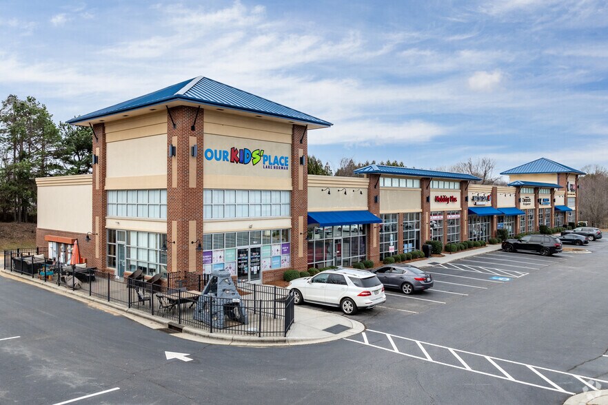 More Photos Of 107 Commons Dr, Mooresville Unknown For Lease