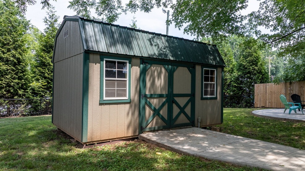 More Photos Of 3084 W Main St, Claremont Office For Sale