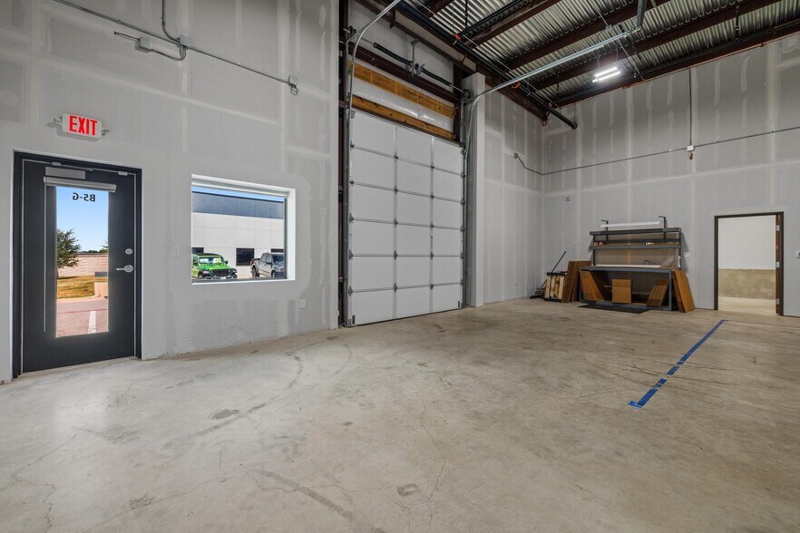 More Photos Of 2020 N Bell Blvd, Cedar Park Unknown For Lease