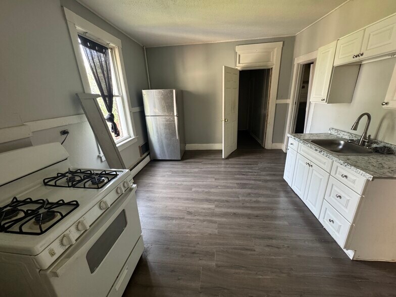 More Photos Of , Hartford Multifamily For Sale