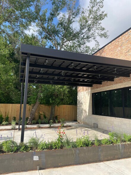 More Photos Of 9437 Hammerly Blvd, Houston Storefront For Lease