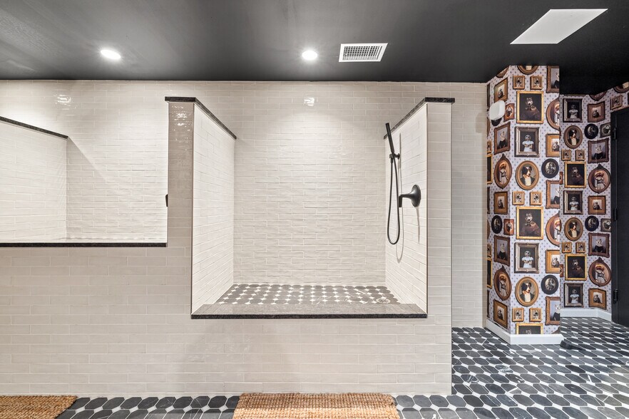 More Photos Of 200 S Broad St, Philadelphia Hotel For Lease
