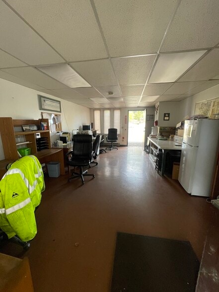 More Photos Of 1400 Salem Industrial Dr NE, Salem Warehouse For Sale