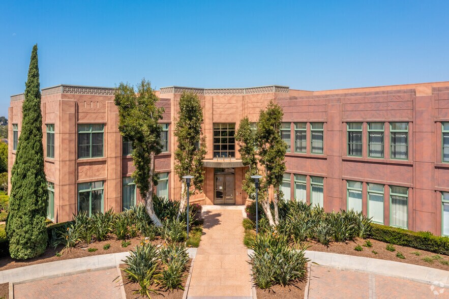 More Photos Of 800 Corporate Dr, Ladera Ranch Unknown For Lease